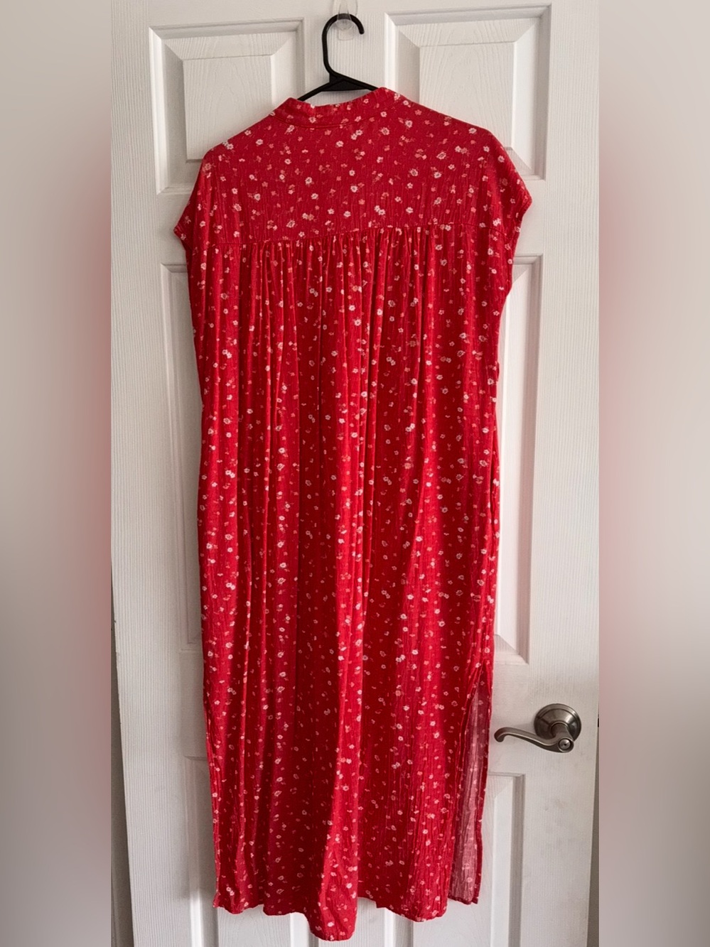 Sadie & Sage Red Floral Button-Front Maxi Nightgown with Pockets - Picture 4 of 7